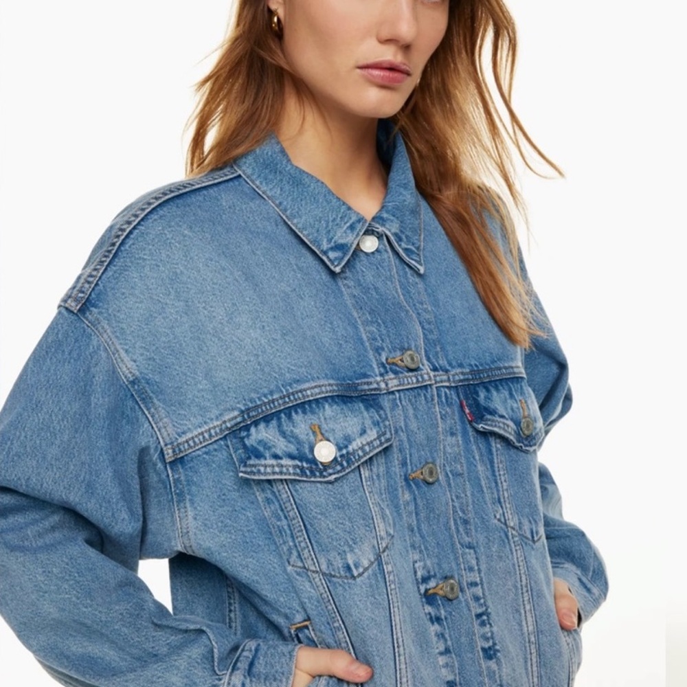 Signature Levi's Strauss Women's Denim Jacket - Picture 3 of 5